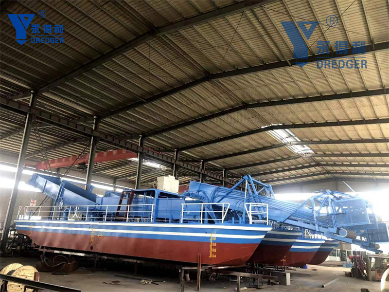 Bateau de nettoyage