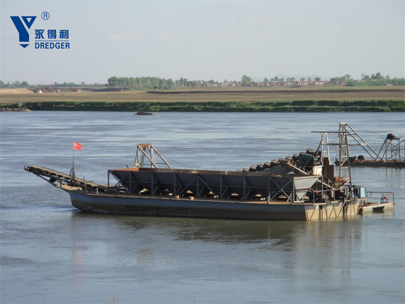 Chaland de transport de sable