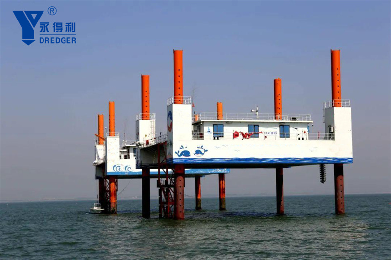 Barge autoélévatrice