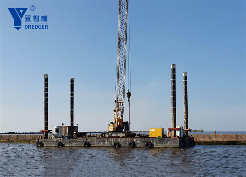 Barge autoélévatrice