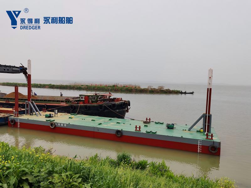 Ponton flottant