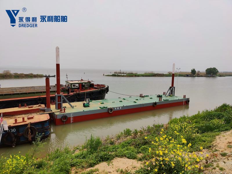 Ponton flottant