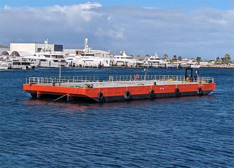 Barge et ponton