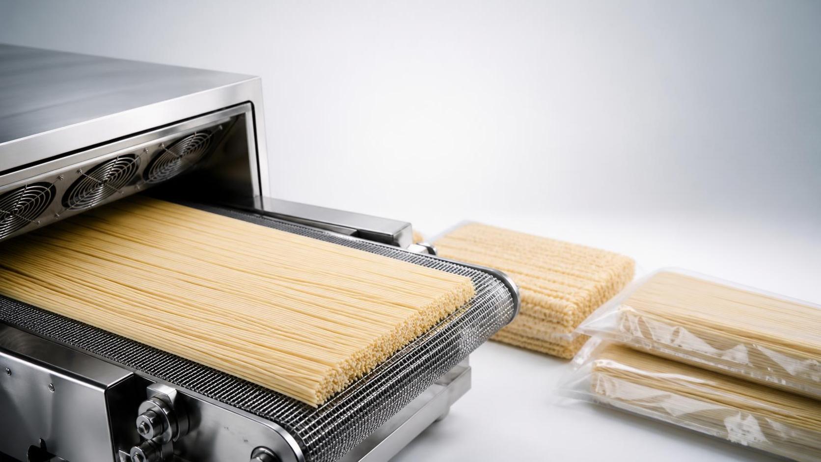 Cómo se elaboran los fideos semisecos: proceso, control de la humedad y vida útil