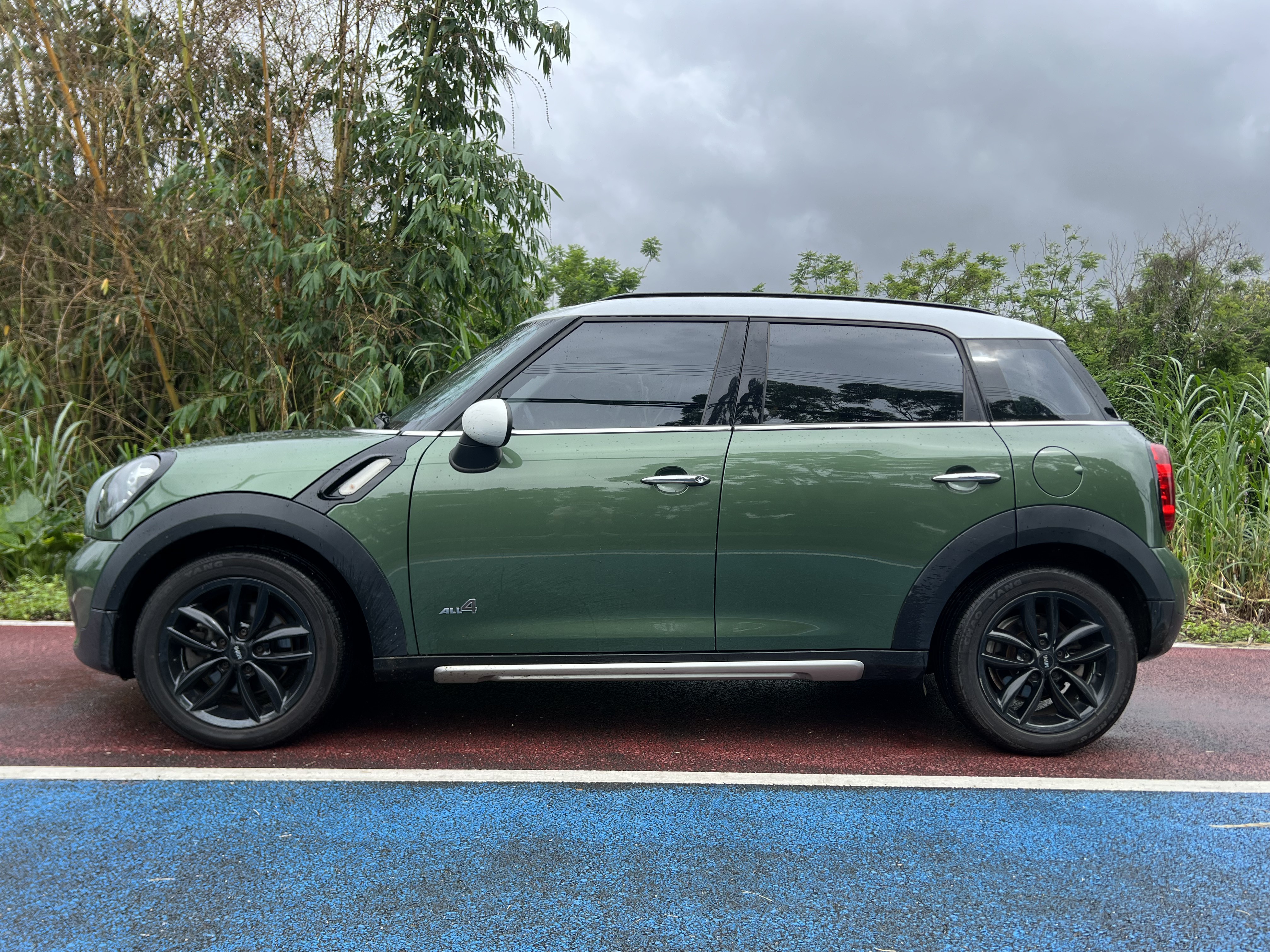 2016 MINI COUNTRYMAN 1.6T COOPER ALL4 Fun Package