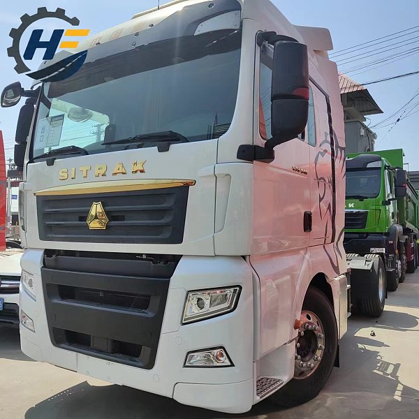 Sinotruk C7H Heavy Truck 540HP 6x4 Automatic Tractor