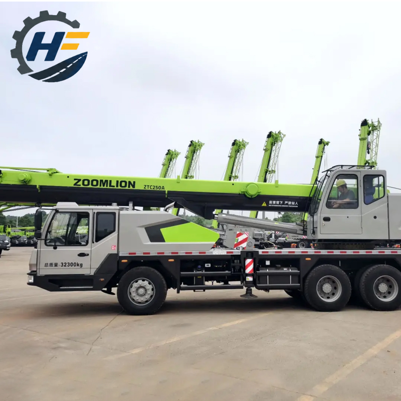 Zoomlion 25 Ton ZTC250A Heavy Truck Crane
