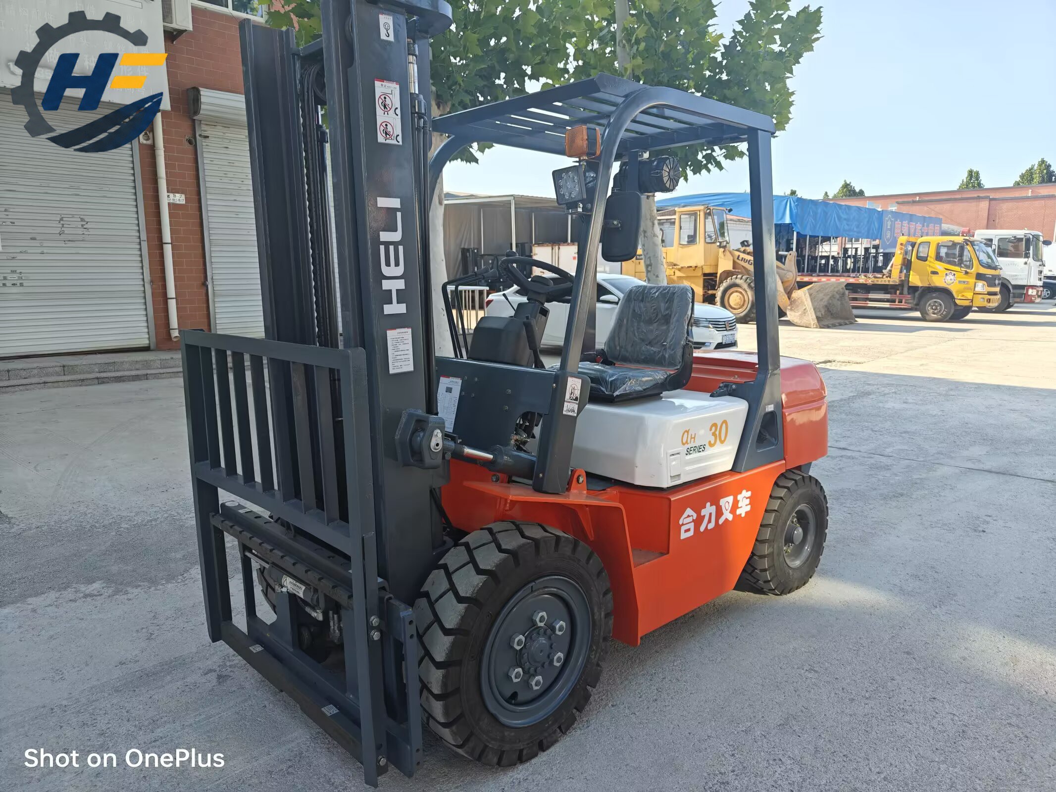 Electric forklift