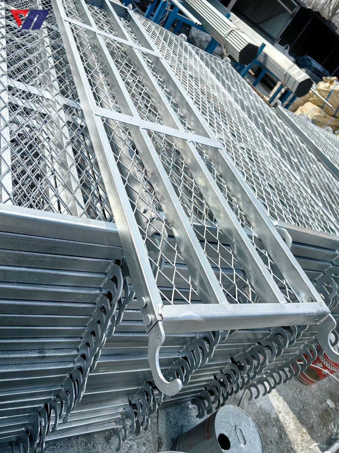 Mobile scaffolding