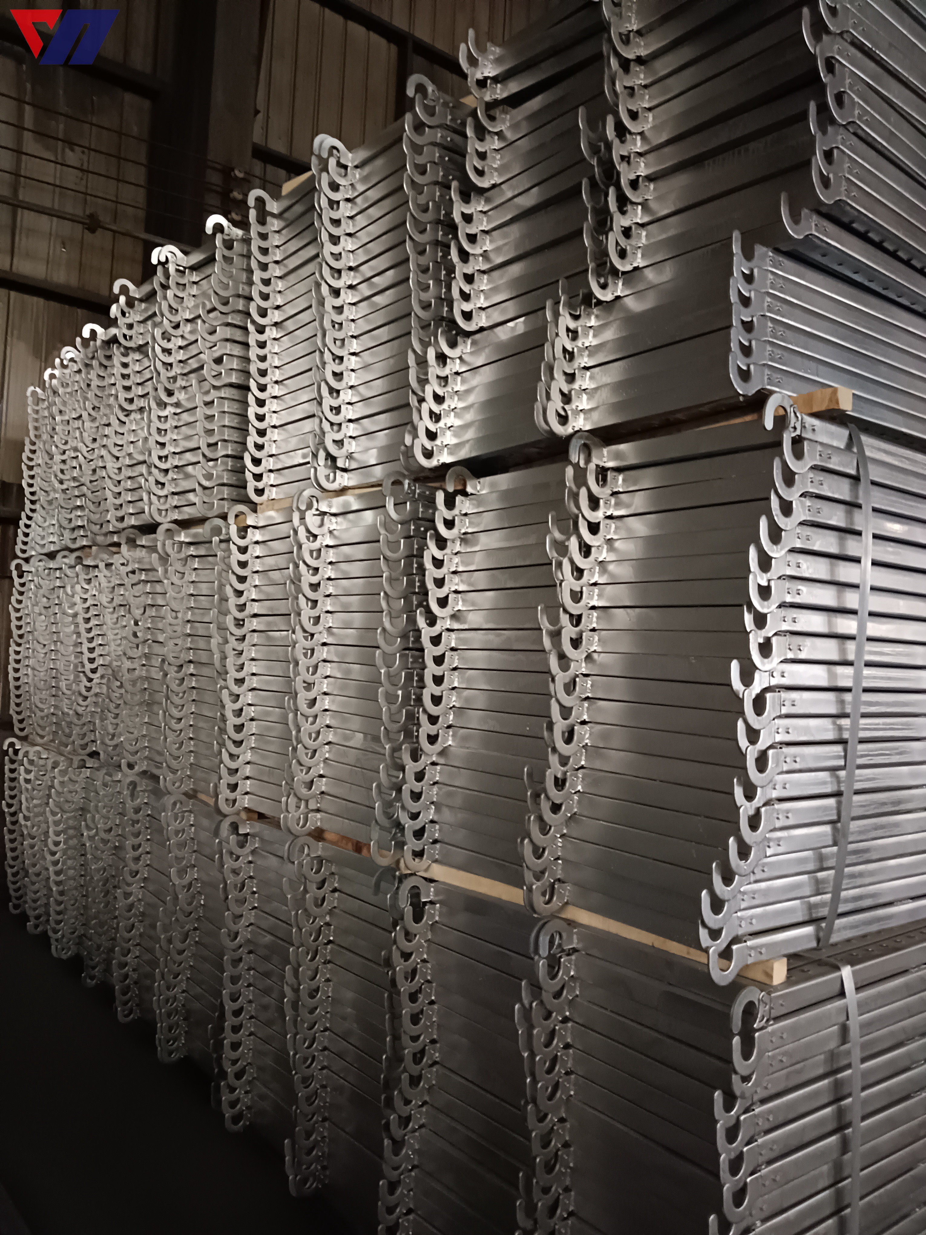 Galvanized steel scaffolding plank