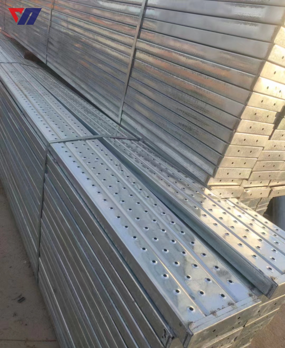 Galvanized steel scaffolding plank
