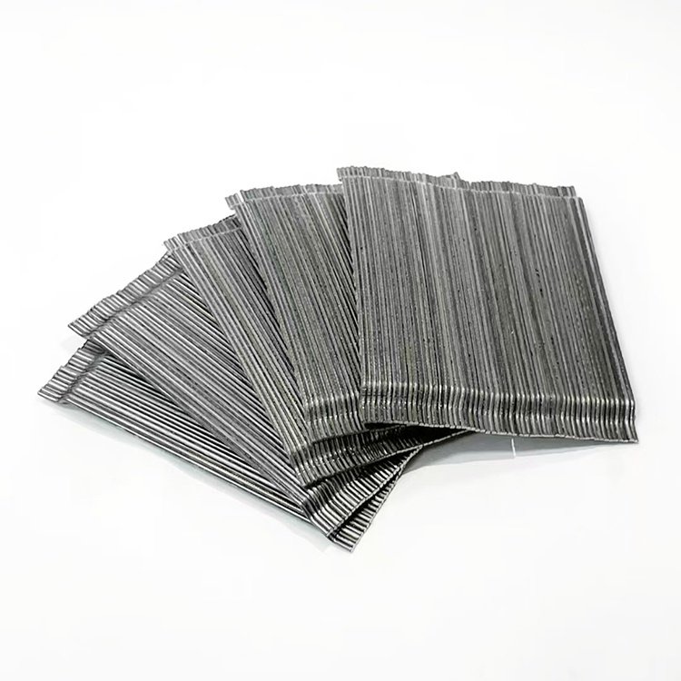 Hook shaped steel fiber at the end of the row