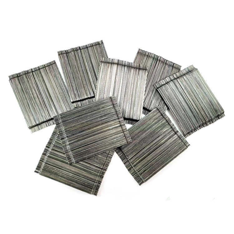 Hook shaped steel fiber at the end of the row