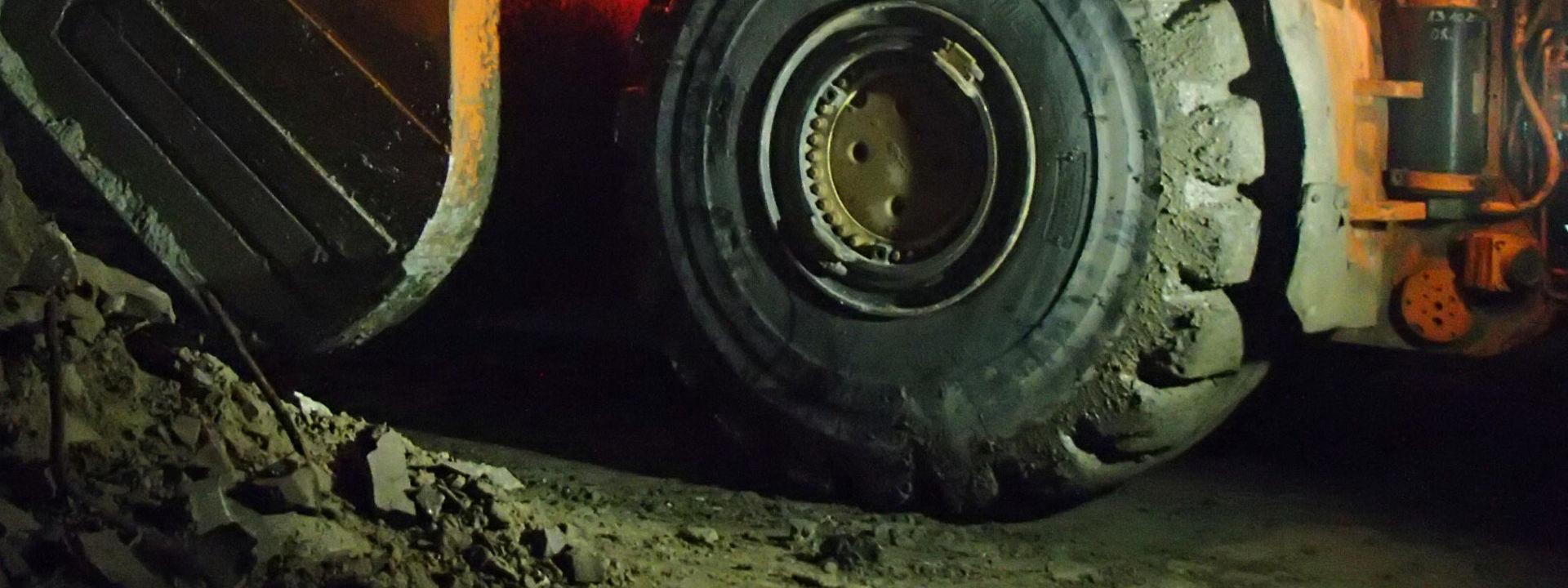 Bridgestone Heavy-Duty Industrial OTR Tires | All-Steel Radial Tyres for Forklifts, Loaders, Mining Dump Trucks & Container Reach Stackers, Cut Resistant & Long Wear