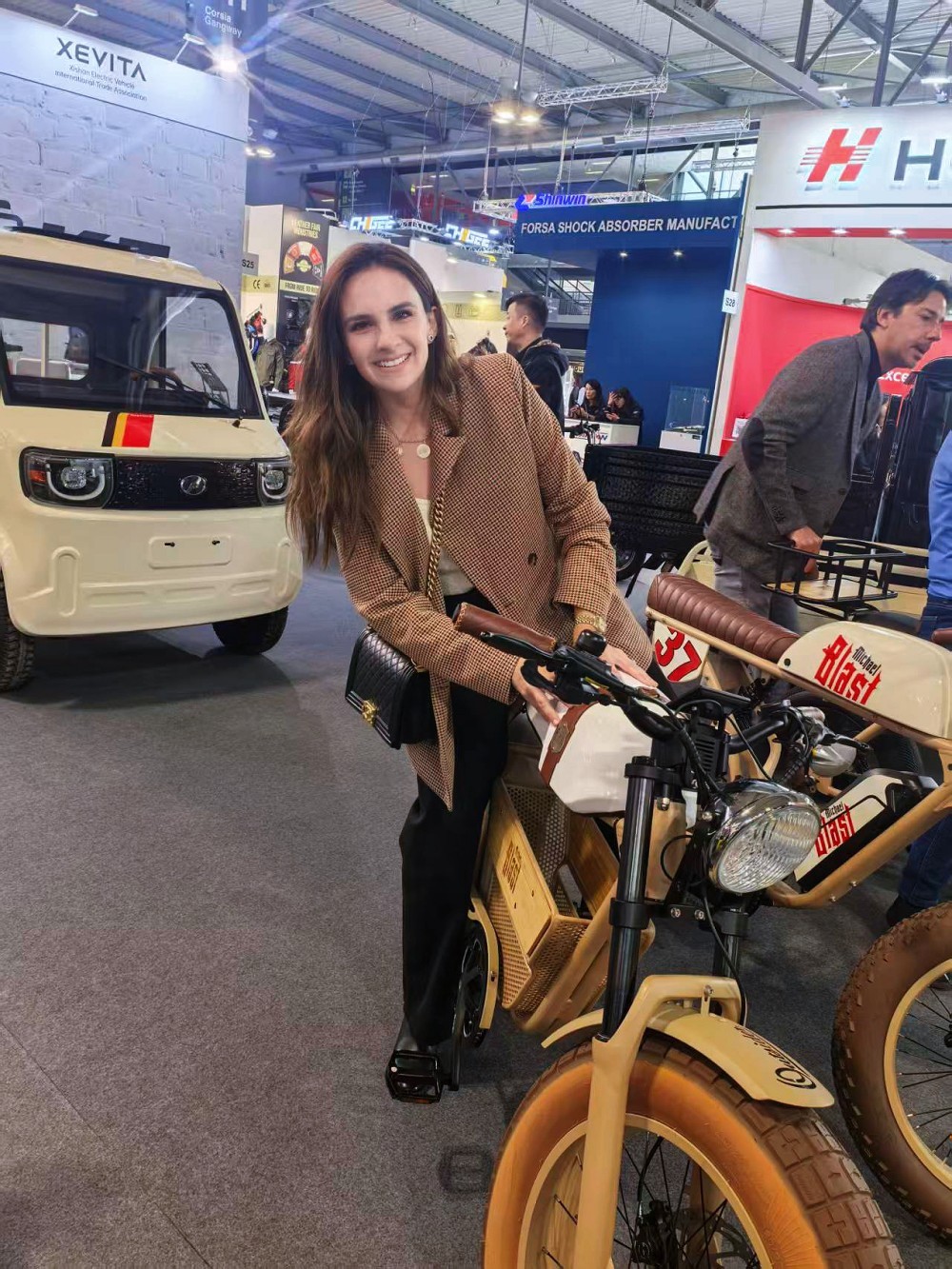 IMN Attends EICMA 2025 with Our Best-Selling Electric Vehicles (4) IMN Attends EICMA 2025 with Our Best-Selling Electric Vehicles (4)
