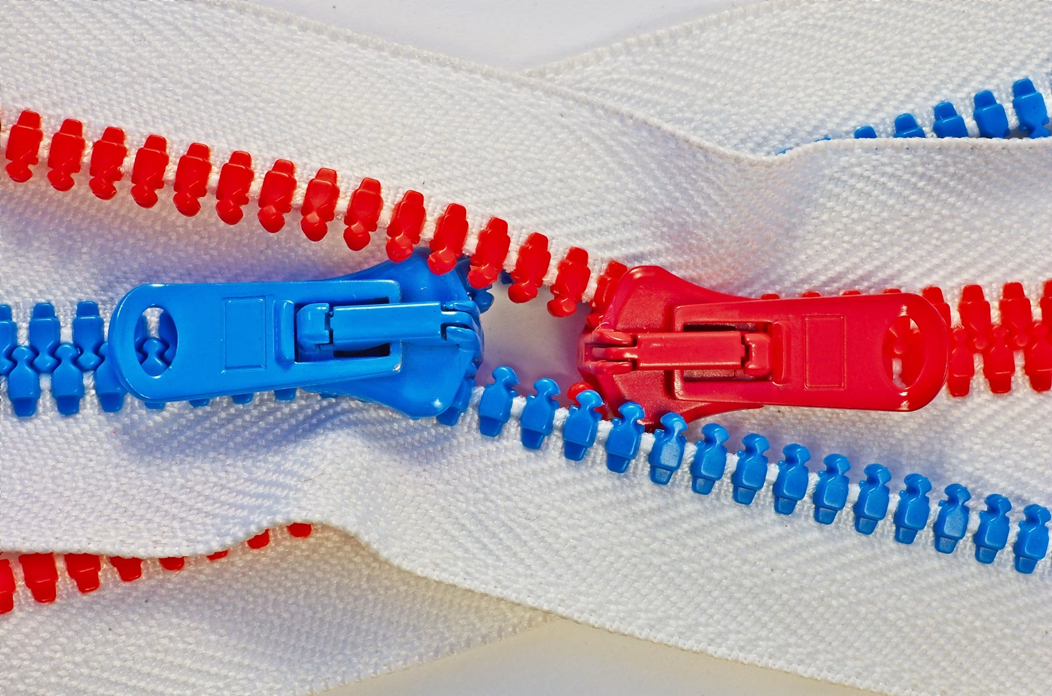 XDK nylon silver-plated toothed zipper with anti-jamming bottom stop device