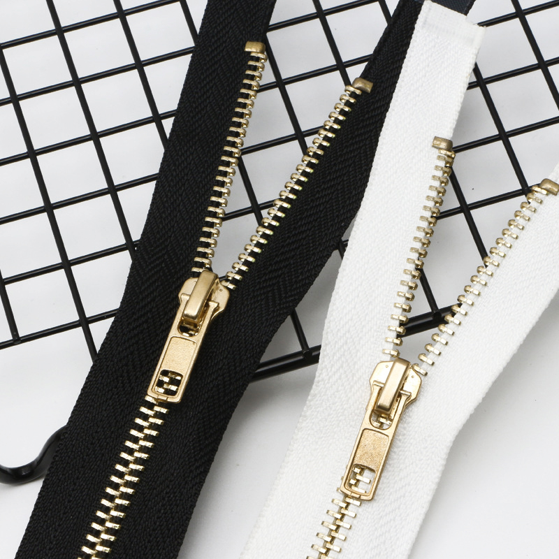 No. 5 brass zipper