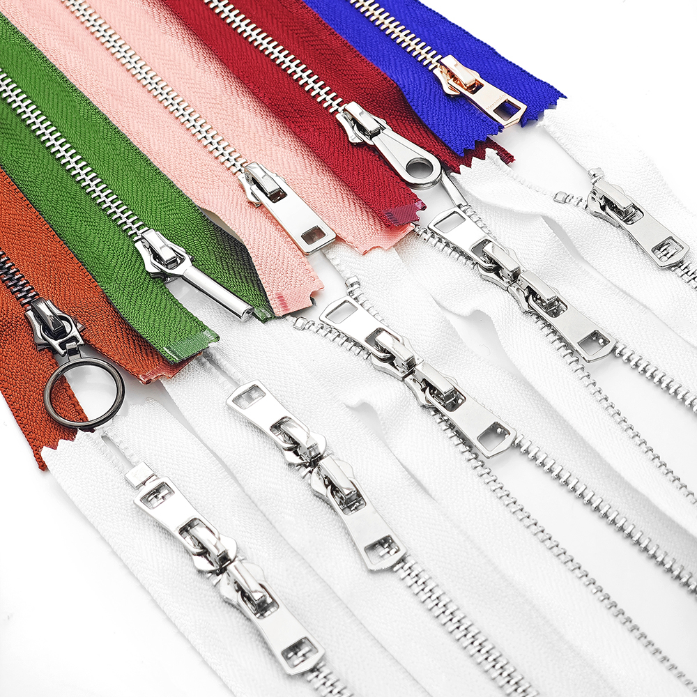 Clothing-specific two-way zipper