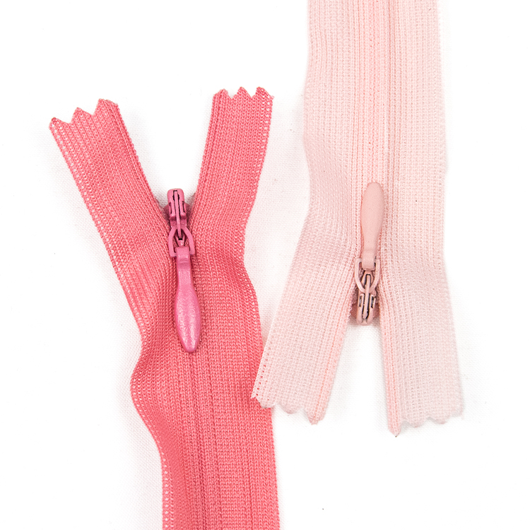 Invisible zipper