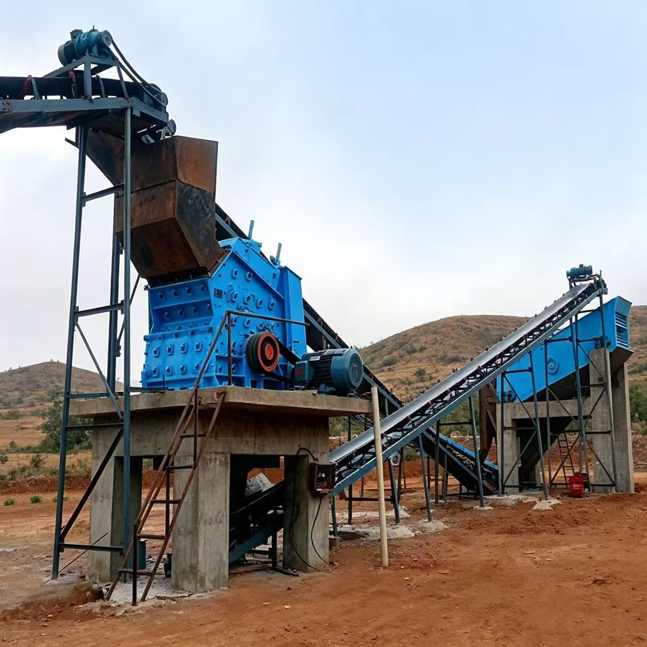 FEIFAN Machine à percussion haute performance pour minerai, configuration professionnelle à guichet unique pour ligne de production de granulats