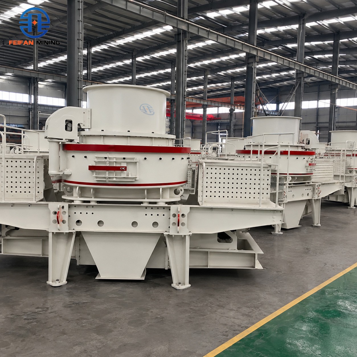 Machine OEM de traitement fin du minerai de quartz VSI-8000 à grand volume de manutention des matériaux, avec rotor ouvert et lubrification à huile fluide