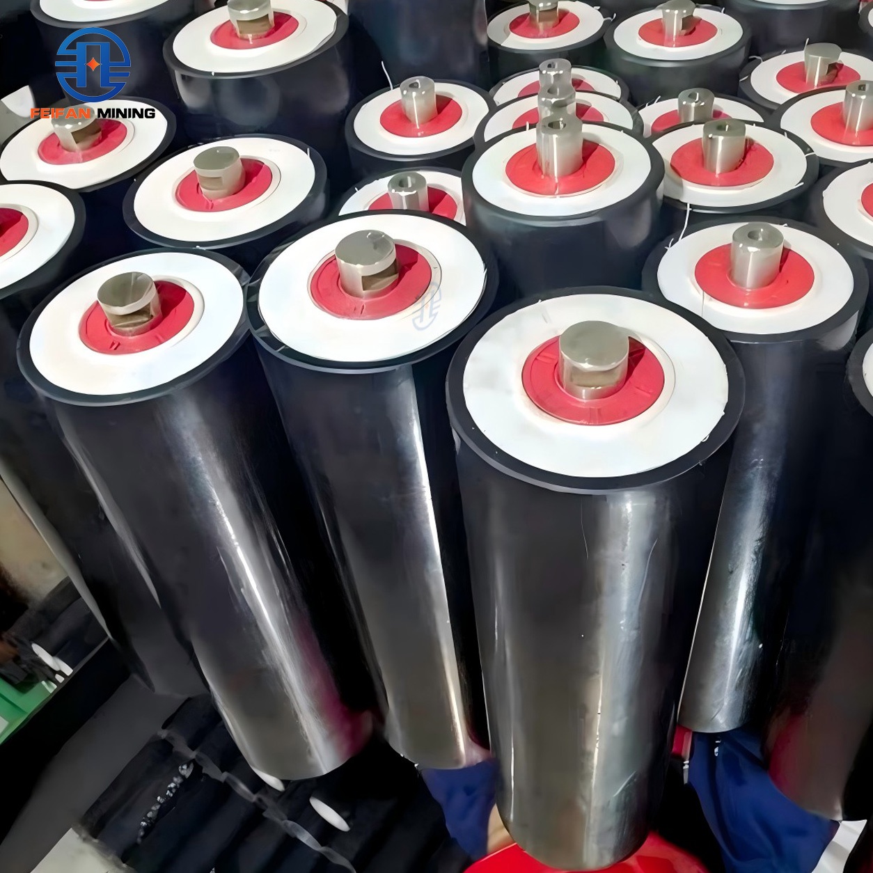FEIFAN OEM Ensemble de tambour d'entraînement revêtu pour charges lourdes pour système de convoyeur de carrière et de granulats Pièces de convoyeur à bande