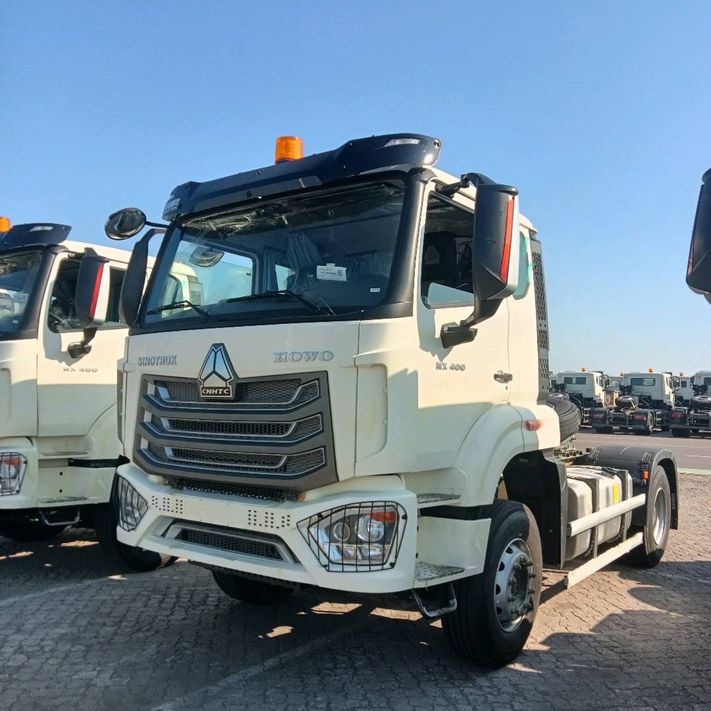 Tracteur routier HOWO NX 4×2
