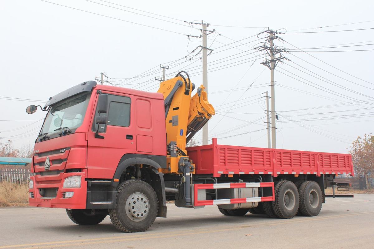 Flatbed box truck mount fold arm crane