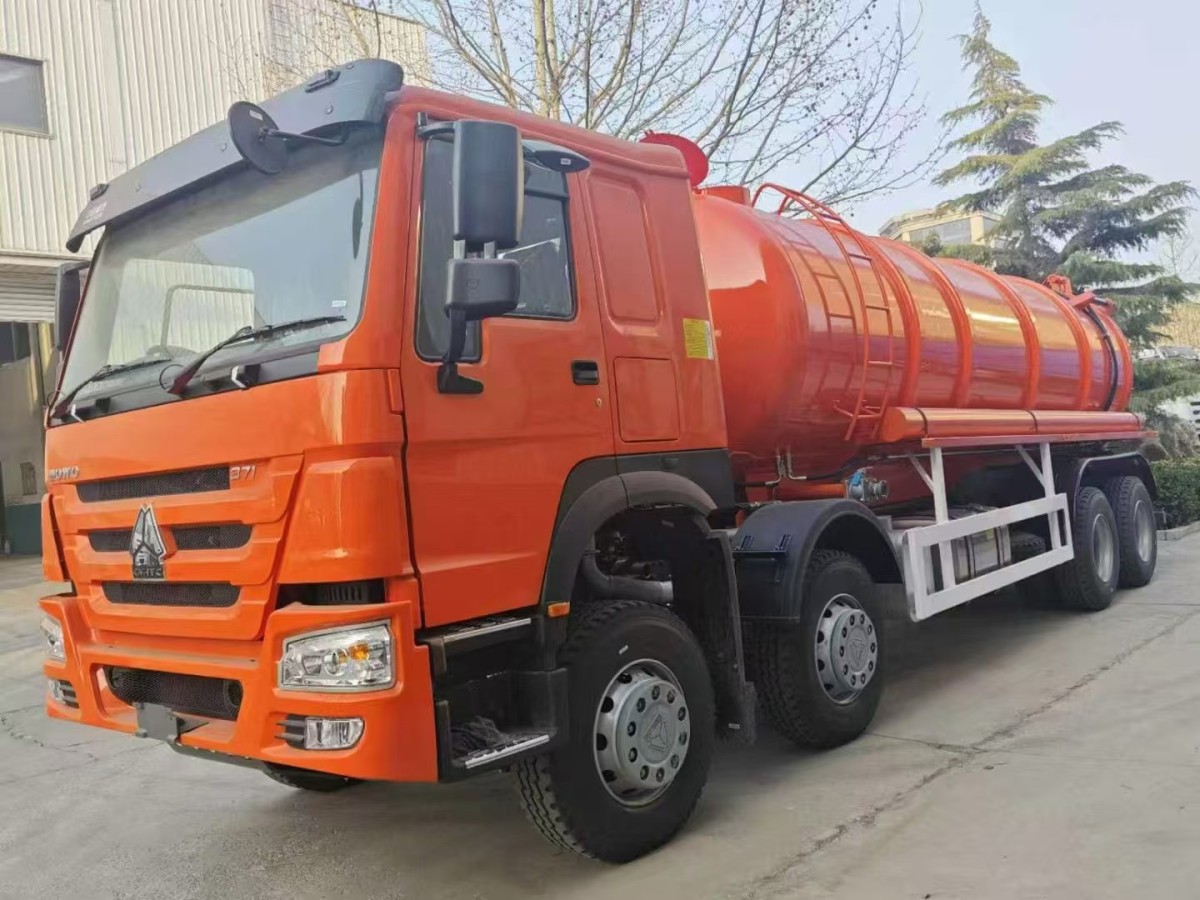 Suction Sewer Truck