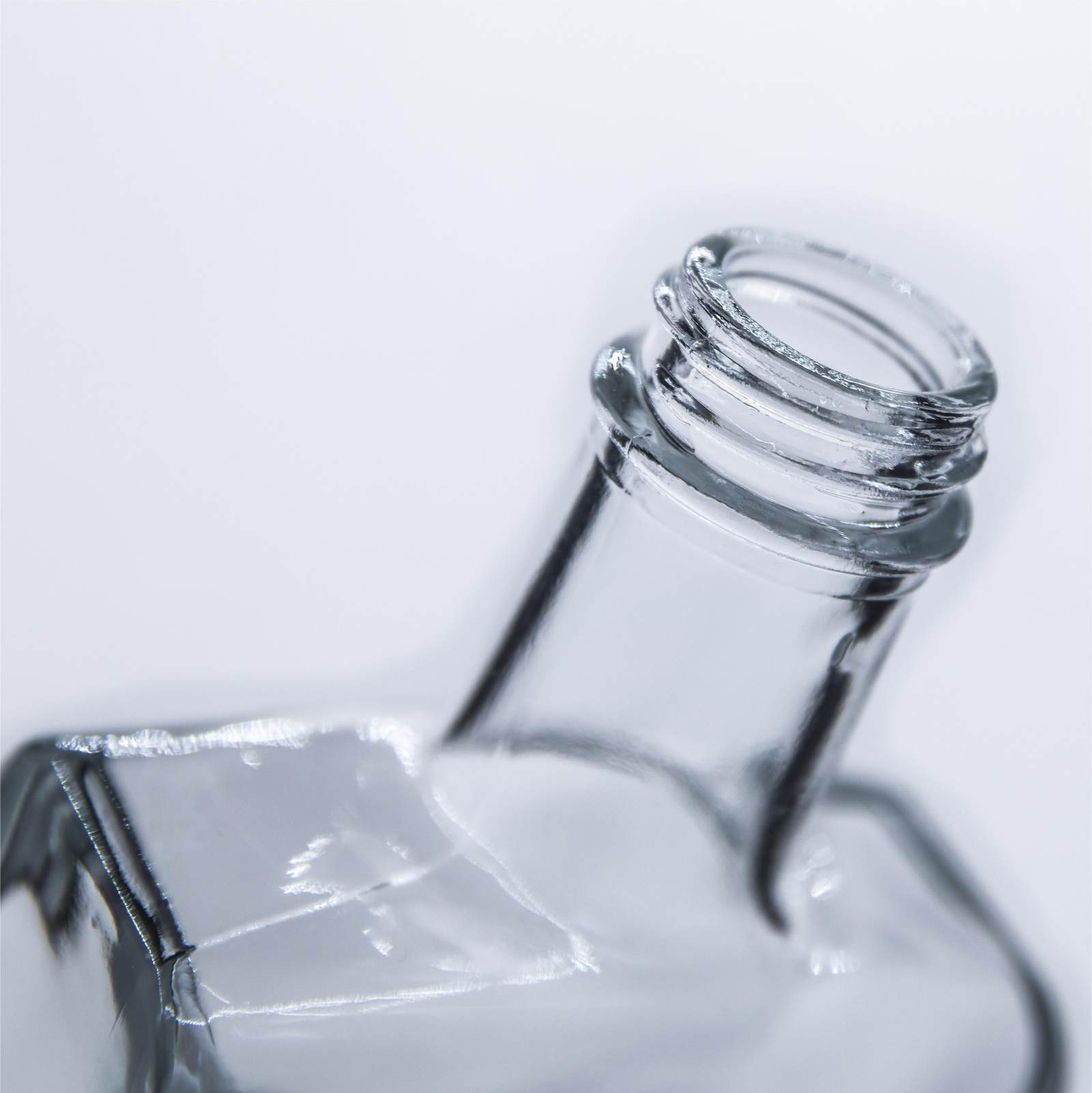 A1 375ml квадратная прозрачная стеклянная бутылка для крепких алкогольных напитков