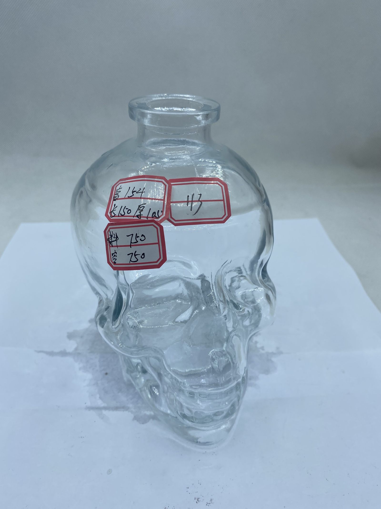 A10 250ml стеклянная бутылка в форме скелета с особой характеристикой