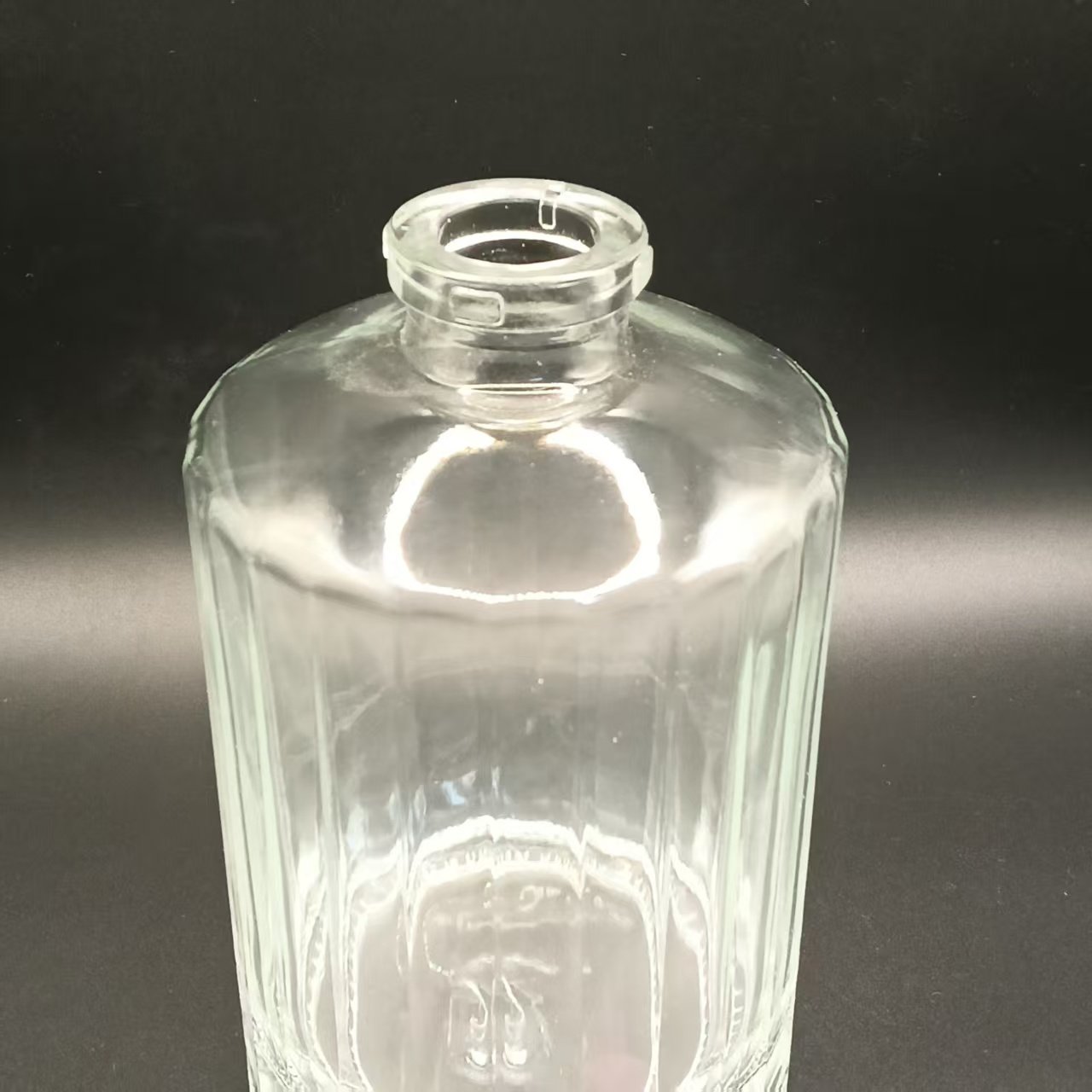 23,  botella de vidrio