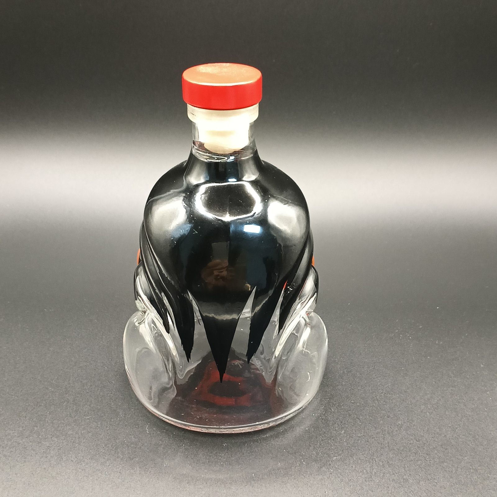 P-26，botella de vidrio de alto borosilicato con forma de águila