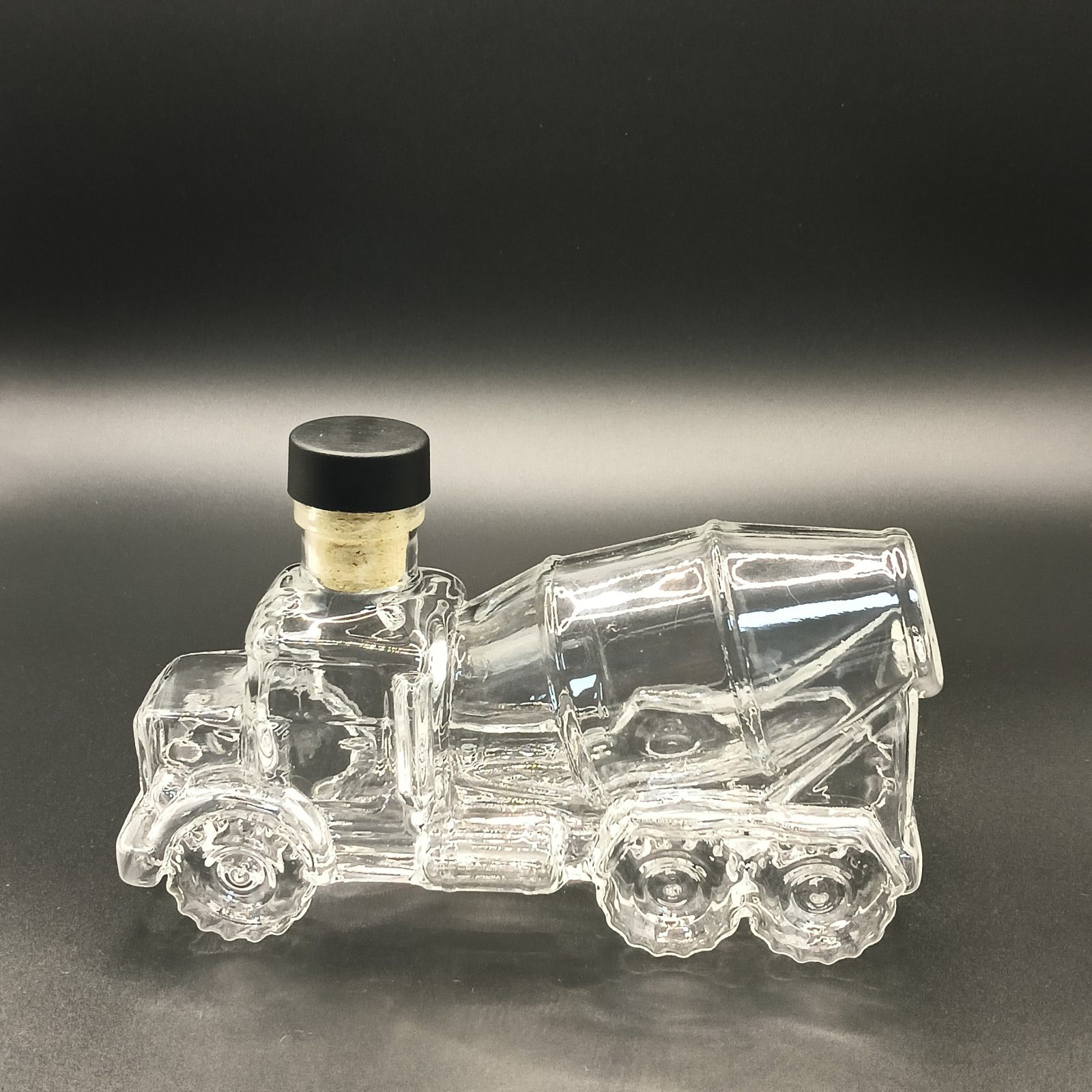 P-20，Botella de vidrio con forma de camión hormigonera