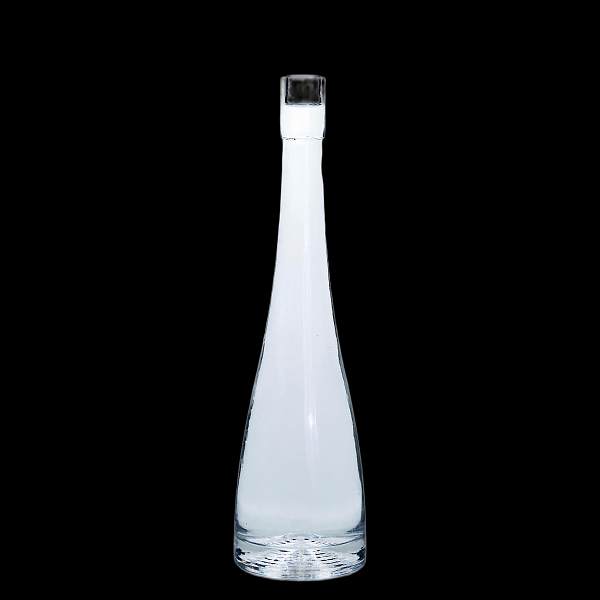 Botella de licor cónica estilizada A28