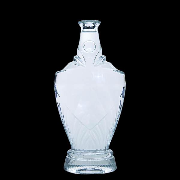 A31 Botella de brandy ornamentada en relieve