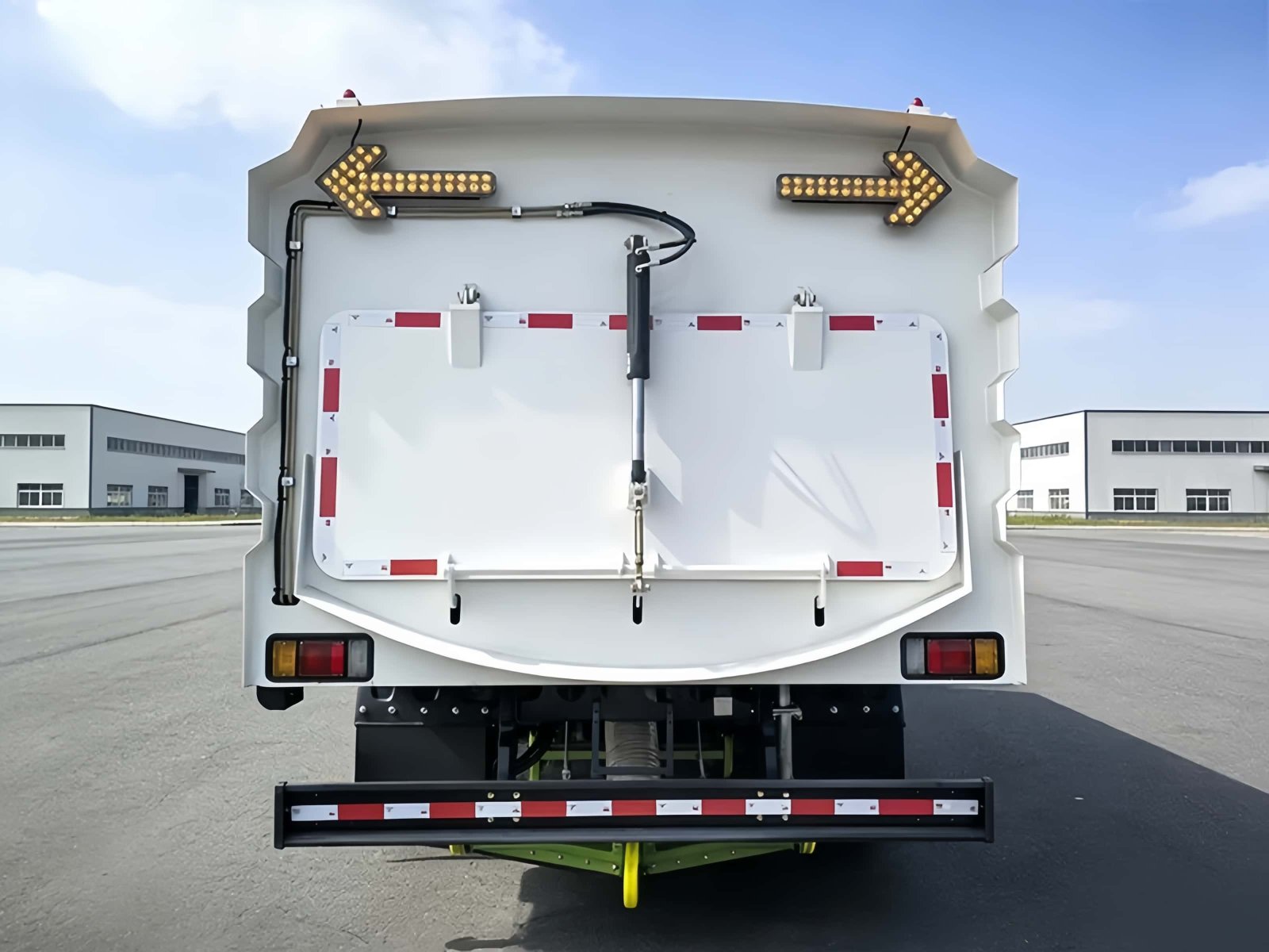 شاحنة كنس الشوارع ISUZU 4x2 10 CBM