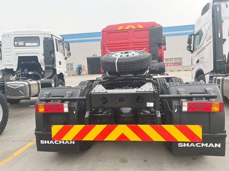 شاحنة جرار SHACMAN F3000 6x4