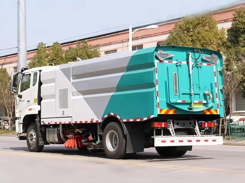 شاحنة كنس الشوارع HOWO 4x2 16 CBM