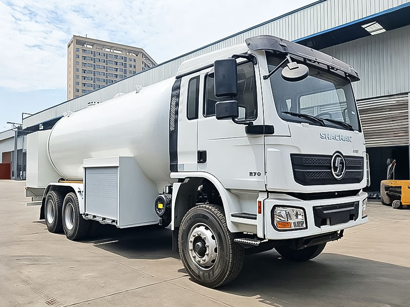 شاحنة SHACMAN 6x4 لنقل غاز البترول المسال بسعة 20م³
