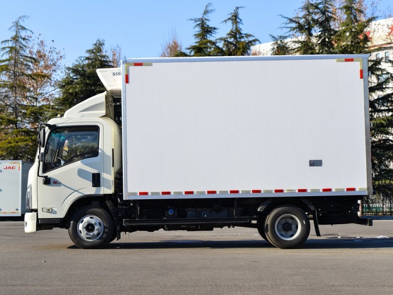 Camion frigorifique JAC 4x2 