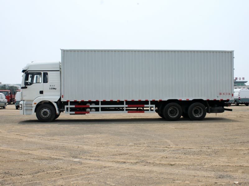 Camion fourgon SHACMAN M3000 6x4