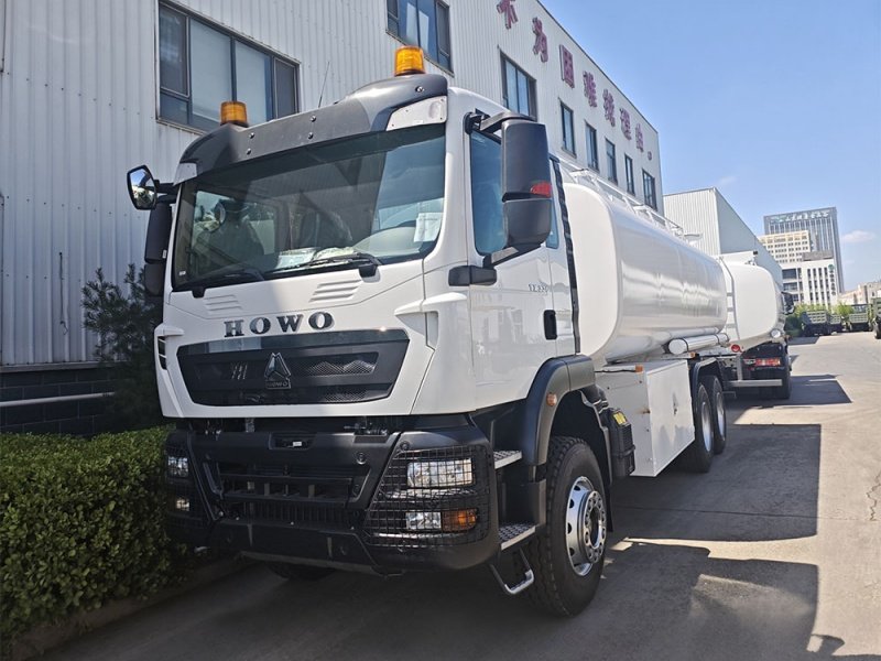 Camion-citerne HOWO TX 336 6x4