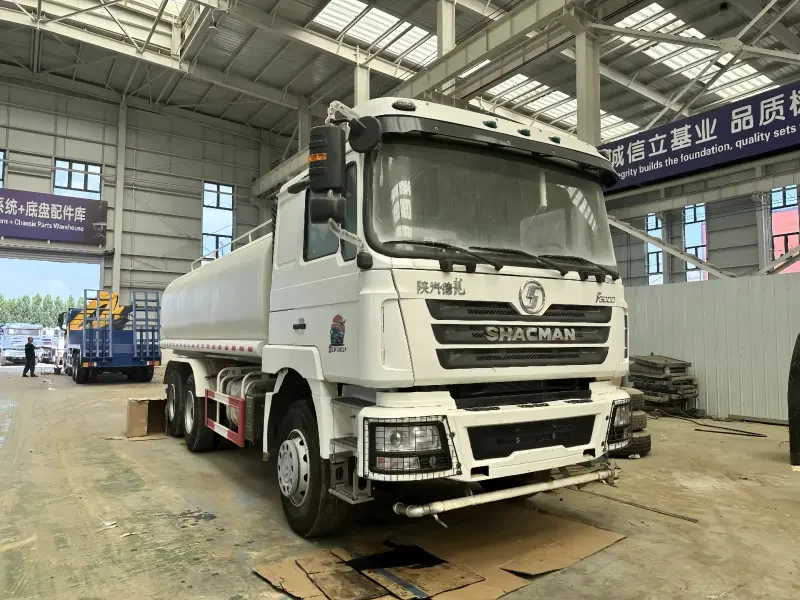 Camion-citerne à eau SHACMAN F3000 6x4