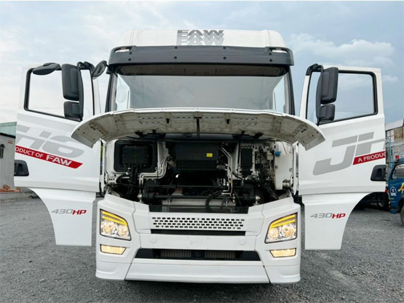  Caminhão trator FAW JH6 6x4