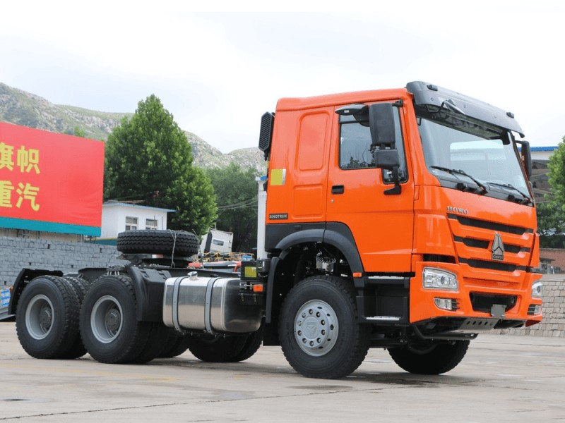 Caso de cliente en Senegal: camión tractor HOWO completamente nuevo y camión volquete para el transporte minero