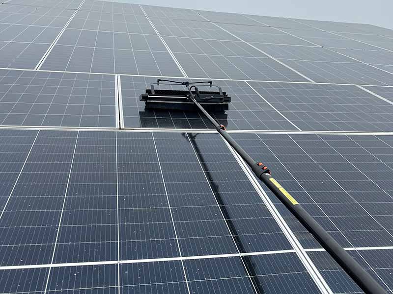 D3. فرشاة تنظيف يدوية بإصدار أسطوانة مطور باللون الأسود