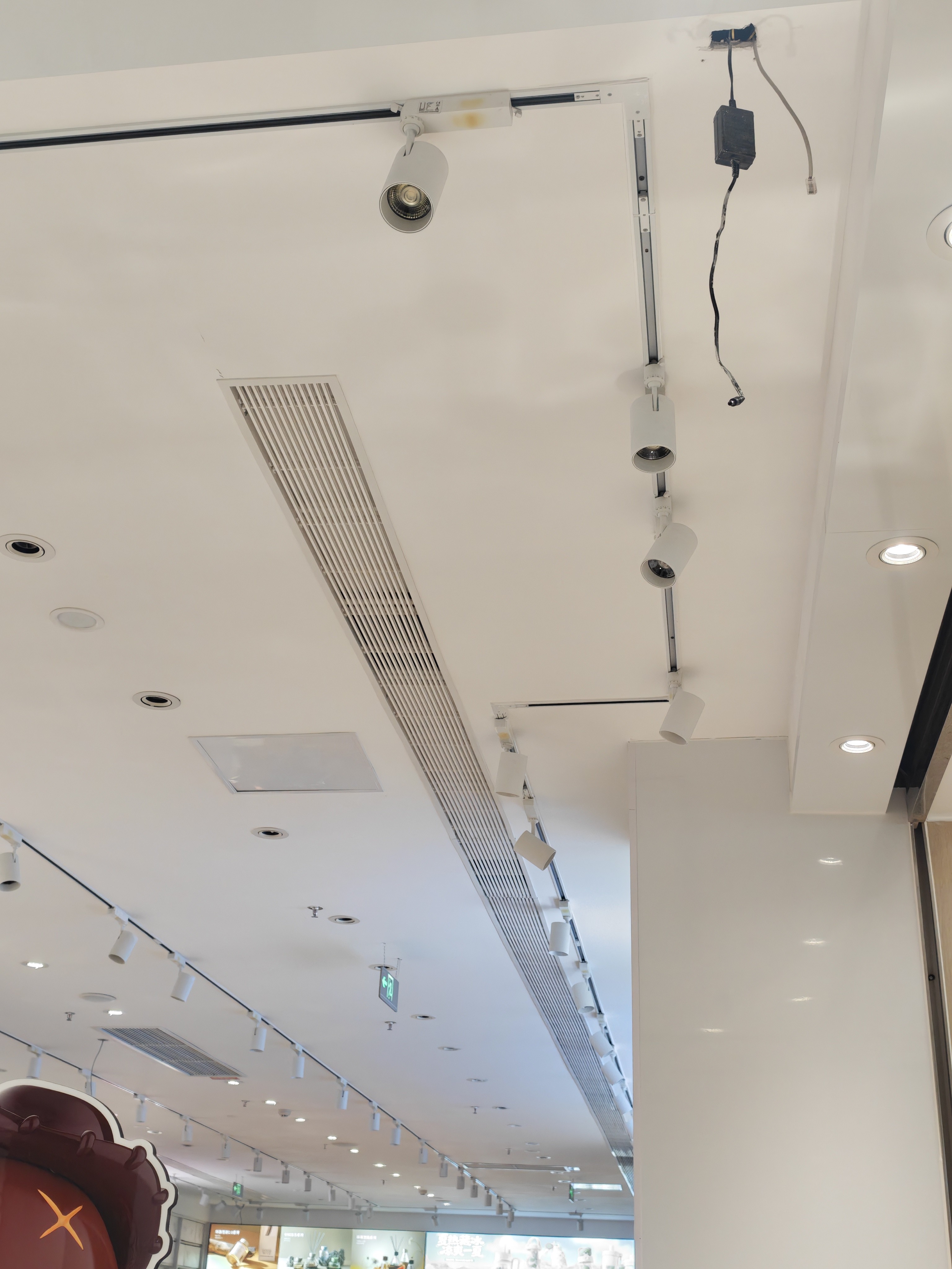 Profile Track Lights: A Comprehensive Guide to the Custom Molding Process, Costs, and Lead Times for Aluminum Profile Track Lights Profile Track Lights: A Comprehensive Guide to the Custom Molding Process, Costs, and Lead Times for Aluminum Profile Track Lights