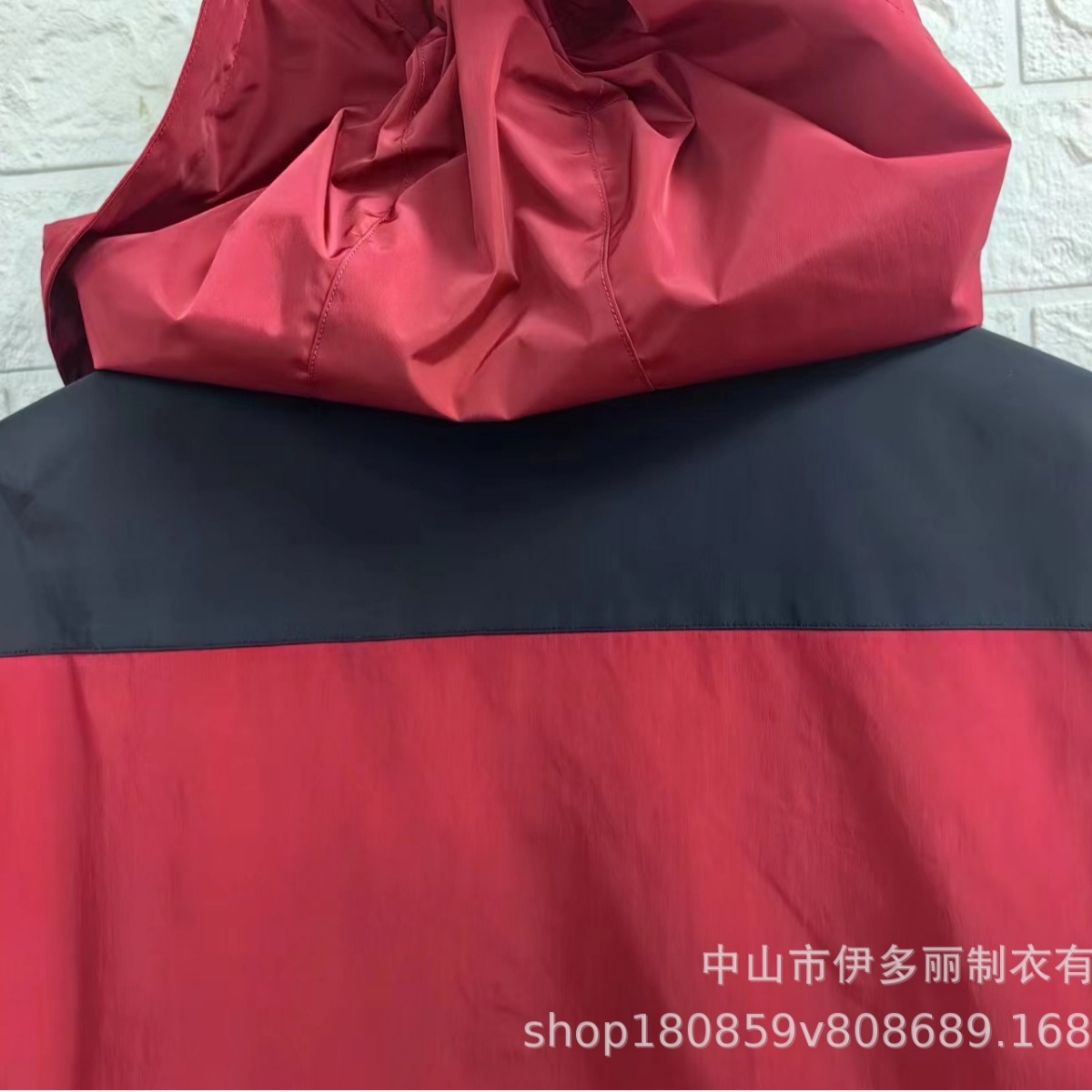 Factory-made winter and autumn outdoor couple clothing - waterproof and windproof hooded overcoat for men, suitable for travel and mountain climbing, with zipper closure.