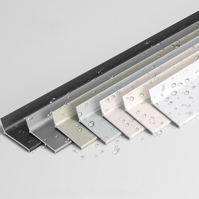 Aluminium skirting board